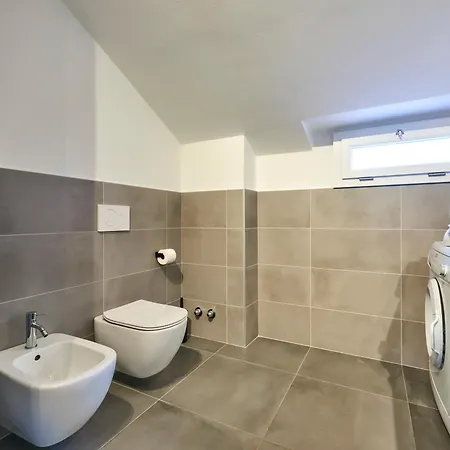 Luxury 100mq With Private Terrace With View Near Varenna Apartamento